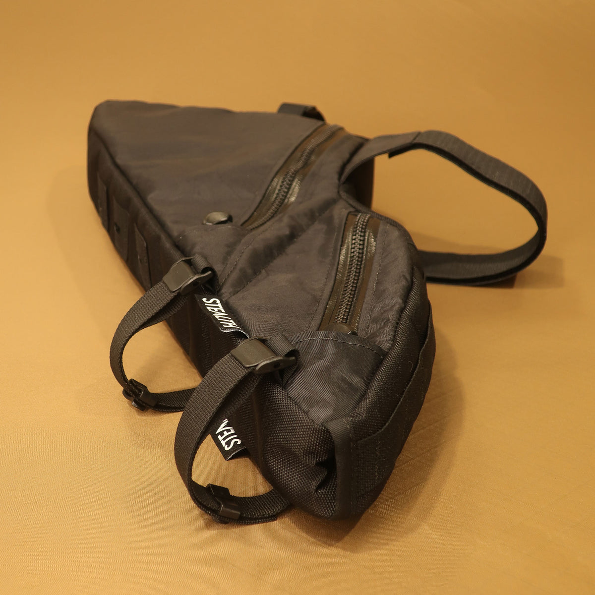 Black double zip full frame bag with camlock straps designed for Specialized Chisel XL full suspension bike.