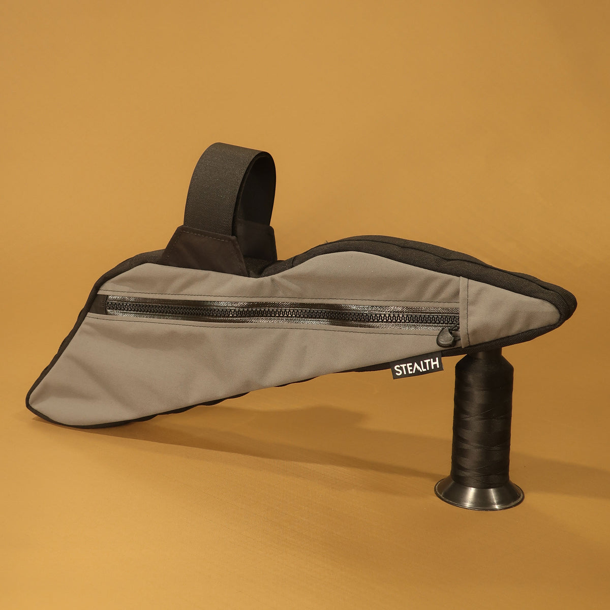 Custom grey 500D Cordura full frame bag with single zipper, designed for Specialized Epic 8 Large MTB.