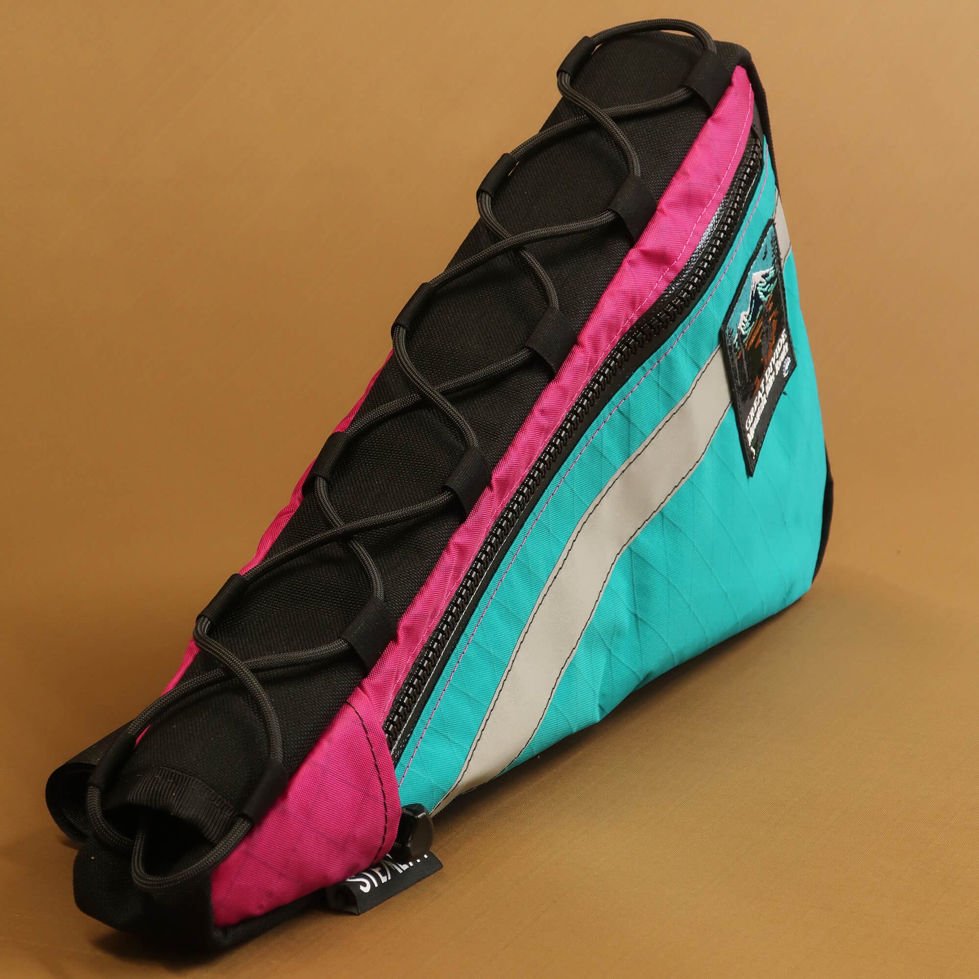 Frame bag lacing details
