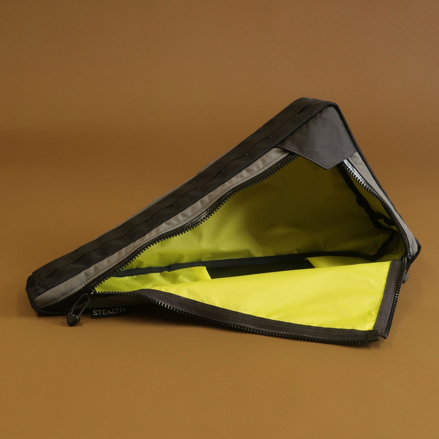 Full Frame Bag - Single Zip