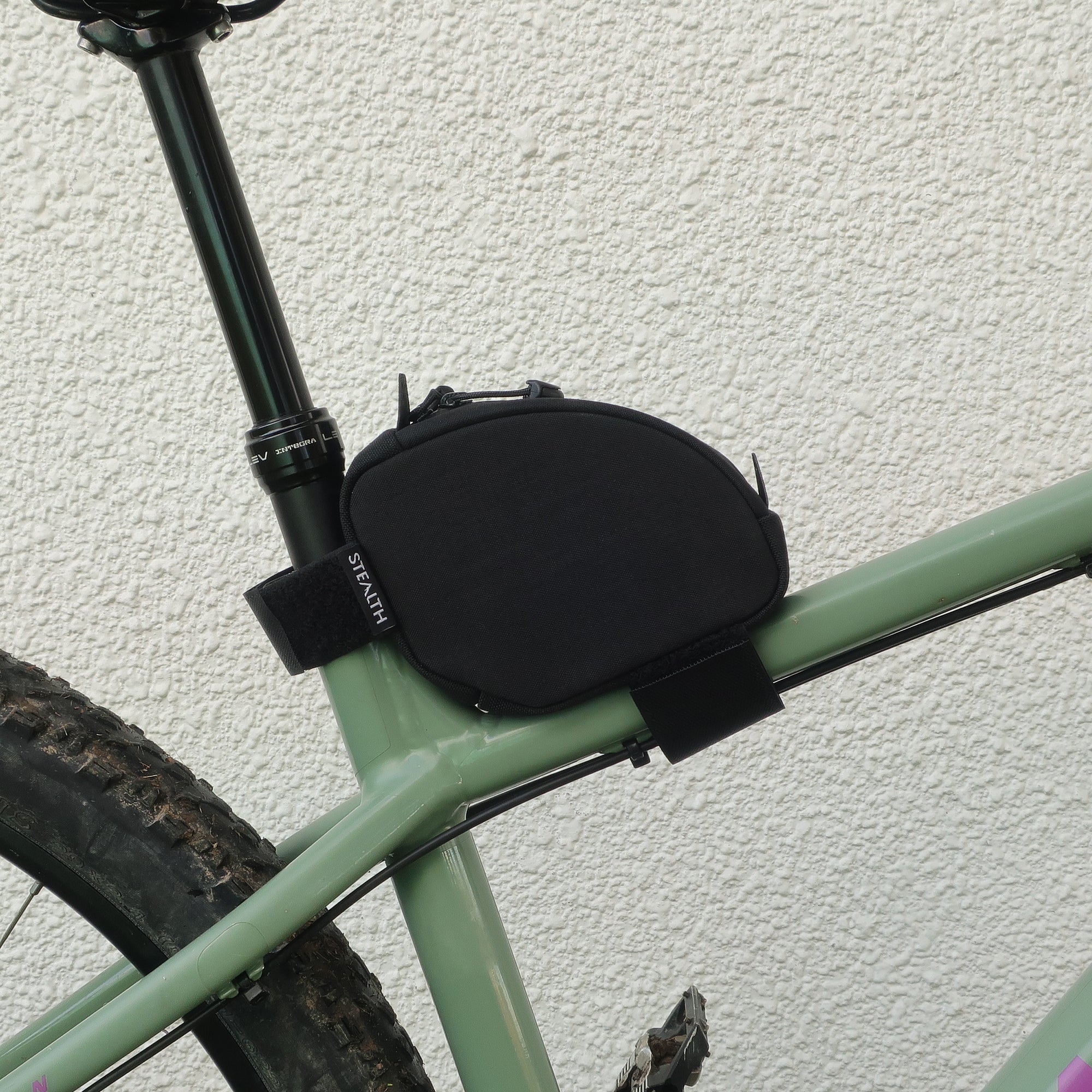 Reverse Loader - Rear Top Tube Bag | Stealth Bike Bags – Stealth ...
