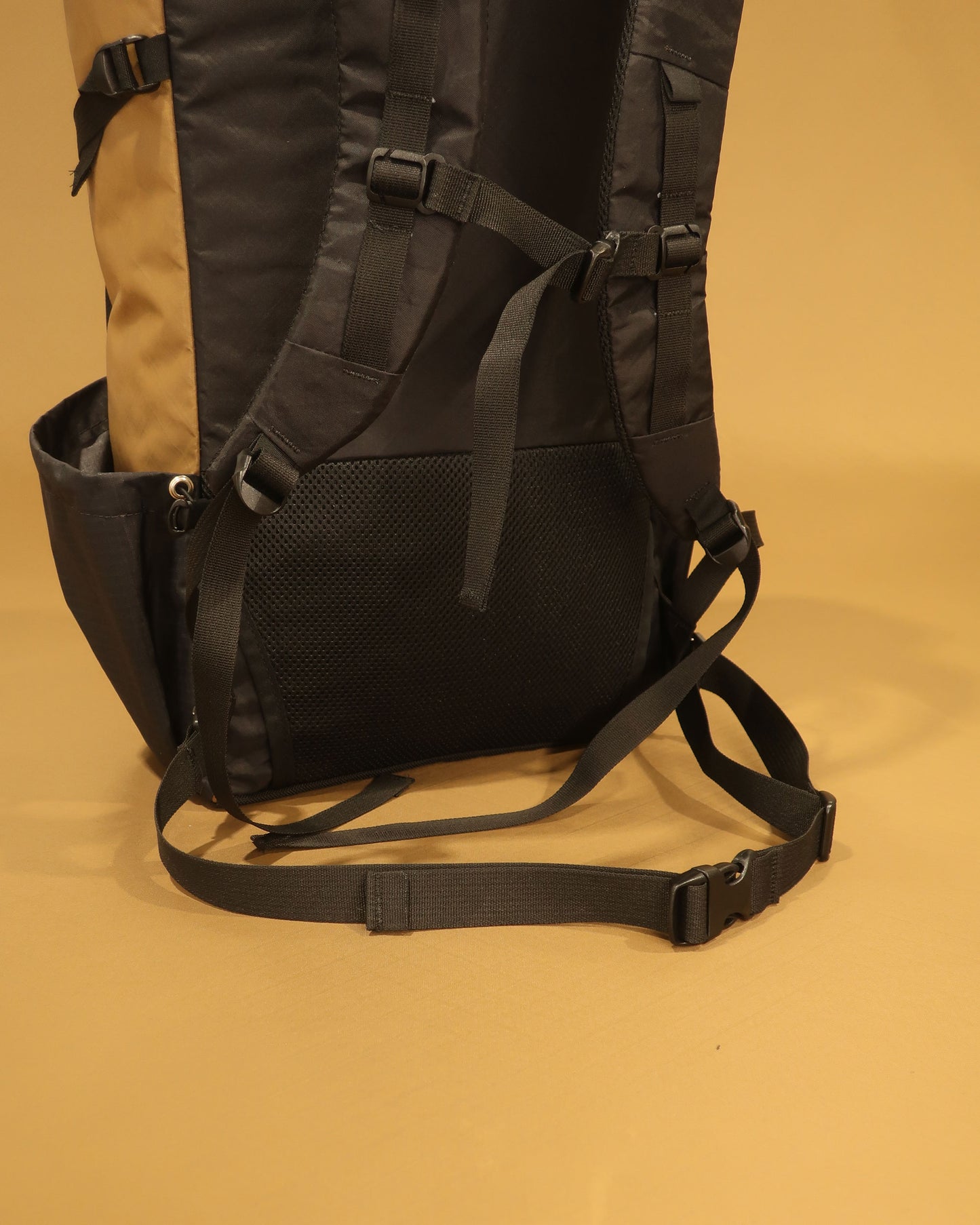 Rata 40 simple webbing hip belt showing 25mm strap and side release buckle, made by Stealth Wellington NZ
