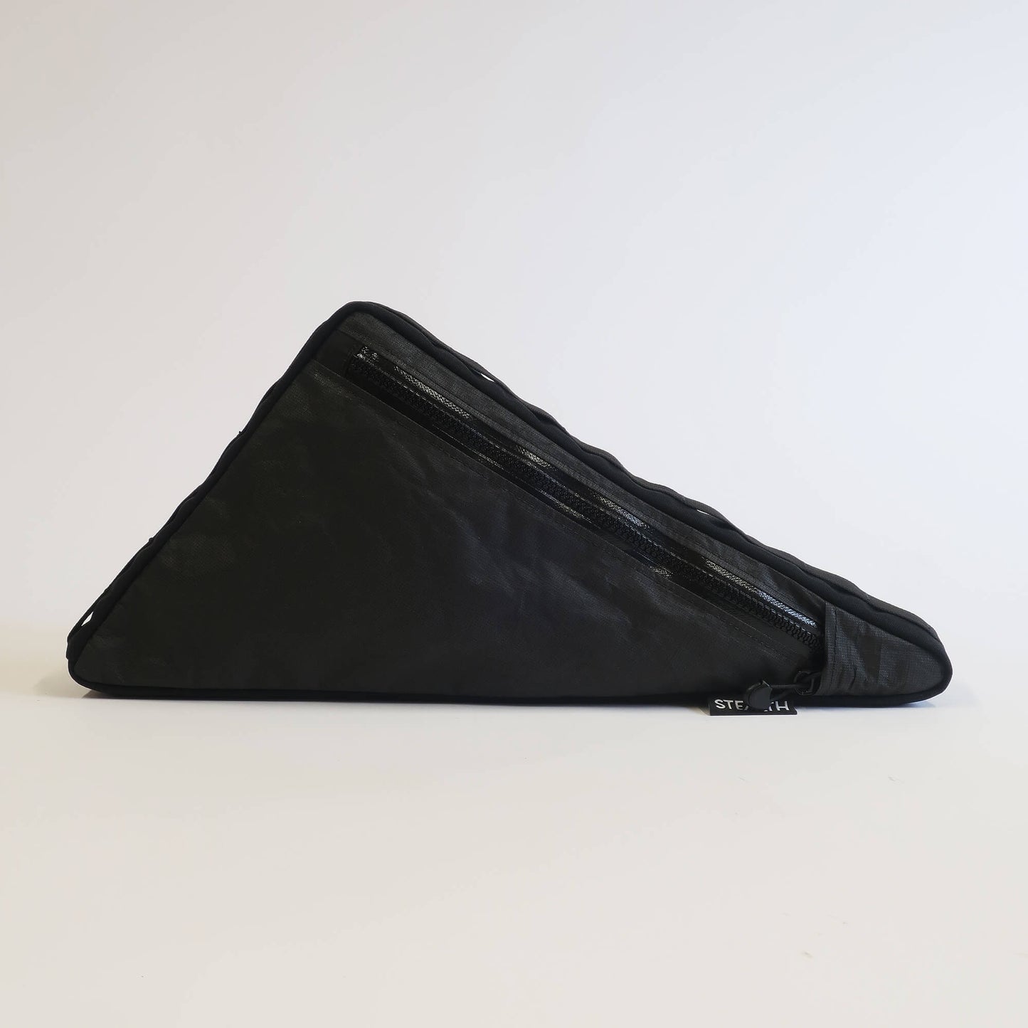 Single zip frame bag in Ultra200
