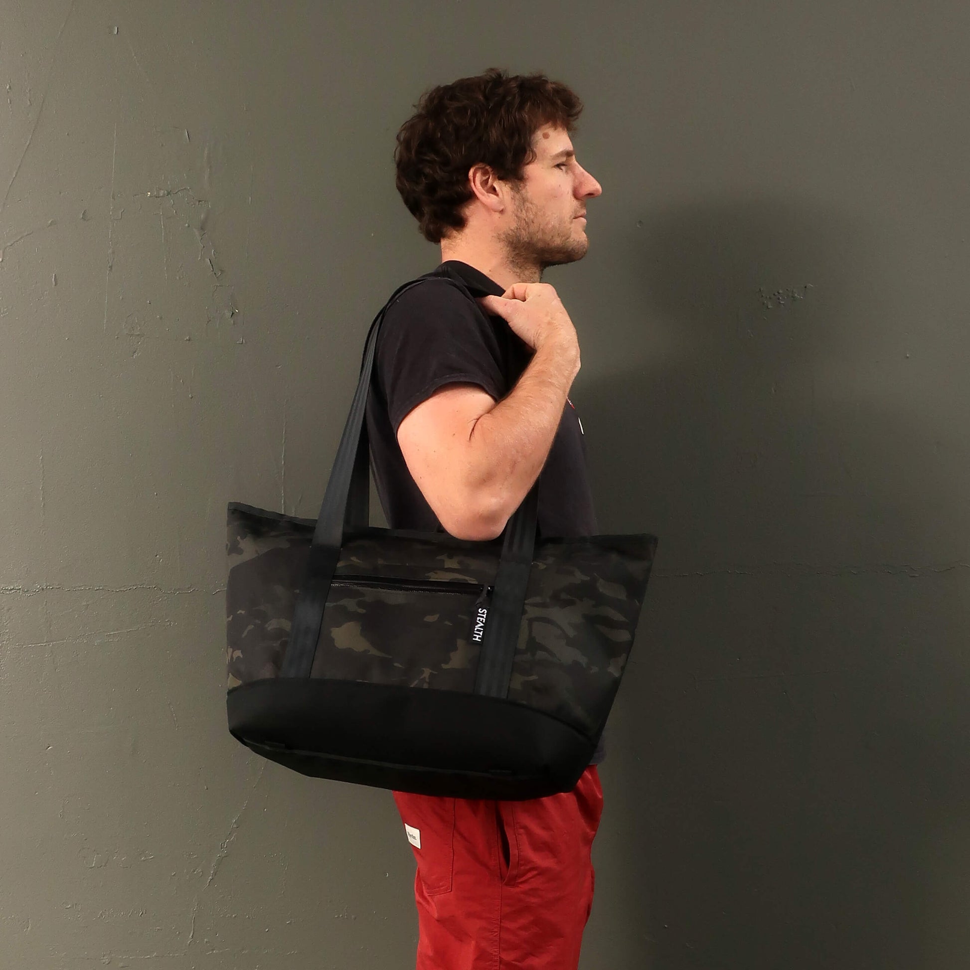 Tote on person